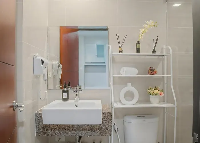 Bgc One Uptown Residences 15th Floor Apartment